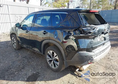 2021 Nissan Rogue Sv Intelligent Awd z USA, uszkodzony, nr VIN 5N1AT3BB0MC747707